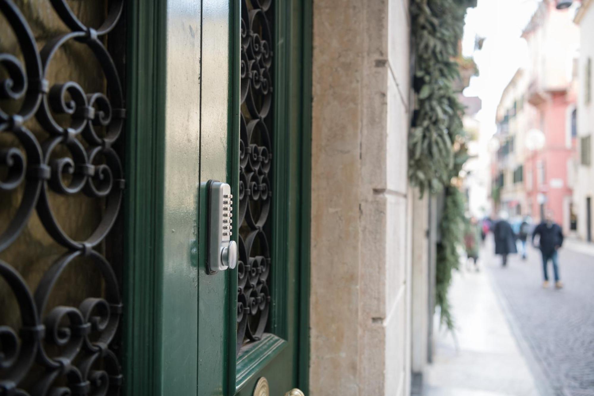 Verona Boutique House Экстерьер фото
